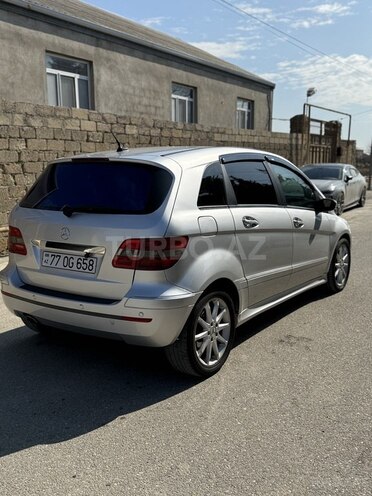 Mercedes B 200-3