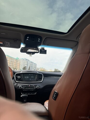 Kia Sorento-16