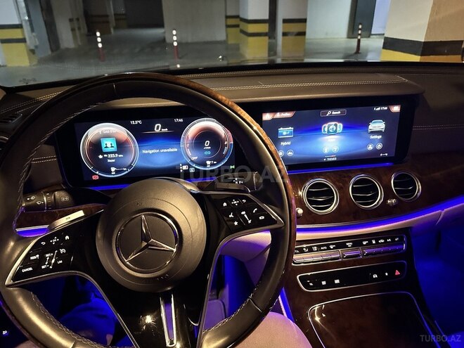 Mercedes E 300 e-4