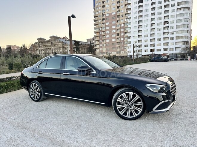 Mercedes E 300 e-13