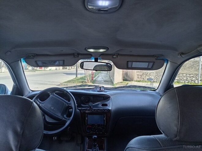 Daewoo Leganza-17
