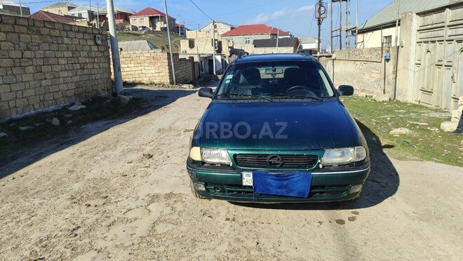 Opel Astra 1997, 300,000 km - 1.6 l - Bakı