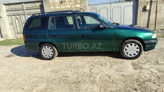 Opel Astra 1997, 300,000 km - 1.6 l - Bakı