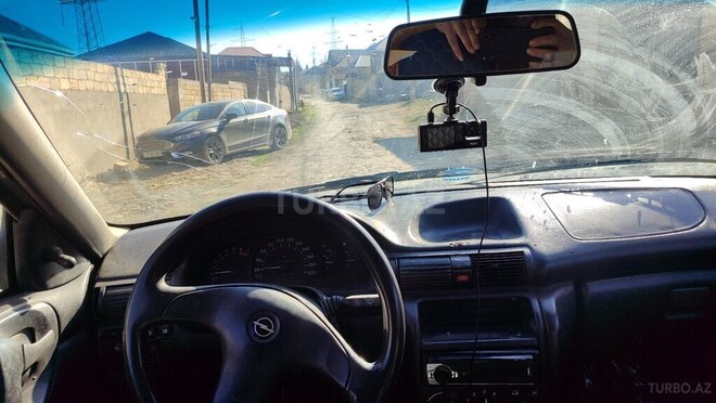 Opel Astra 1997, 300,000 km - 1.6 l - Bakı