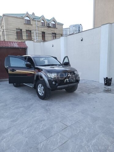 Mitsubishi L200 2008, 274,000 km - 2.5 l - Bakı