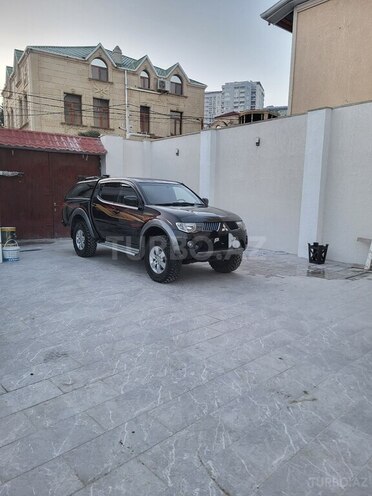 Mitsubishi L200 2008, 274,000 km - 2.5 l - Bakı