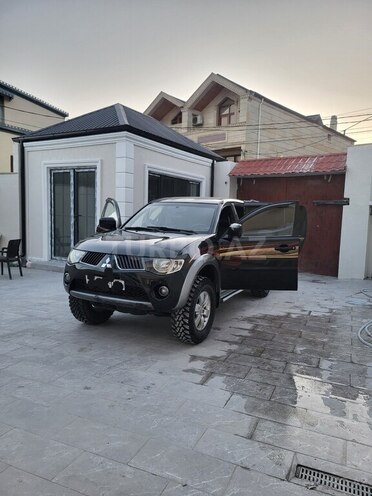 Mitsubishi L200 2008, 274,000 km - 2.5 l - Bakı