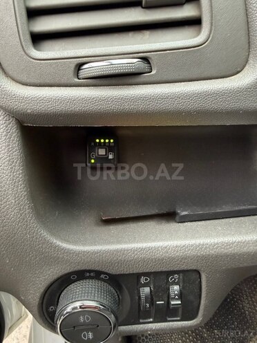 Chevrolet Cobalt-13
