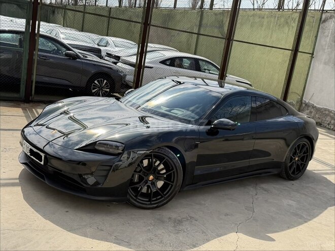 Porsche Taycan GTS-10