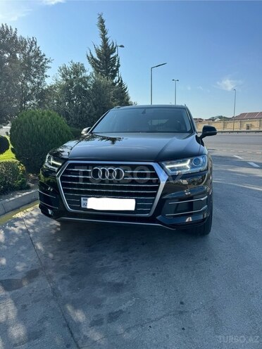 Audi Q7-2