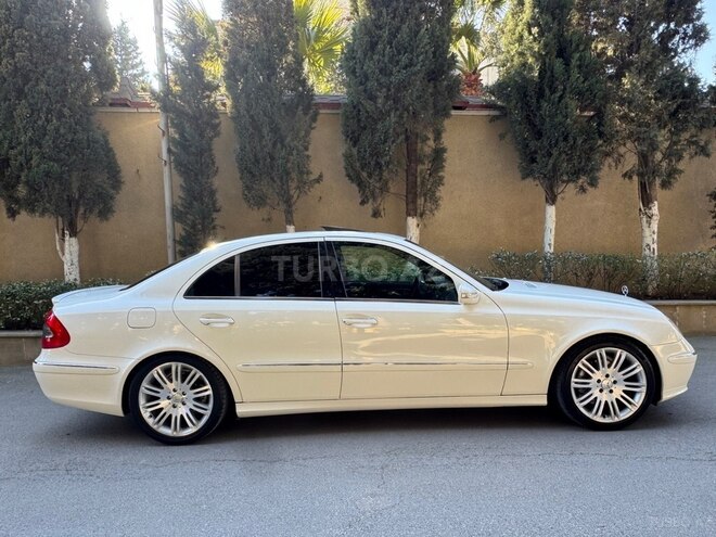 Mercedes E 320 2002, 243,000 km - 3.2 l - Bakı