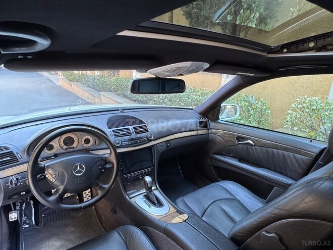 Mercedes E 320 2002, 243,000 km - 3.2 l - Bakı