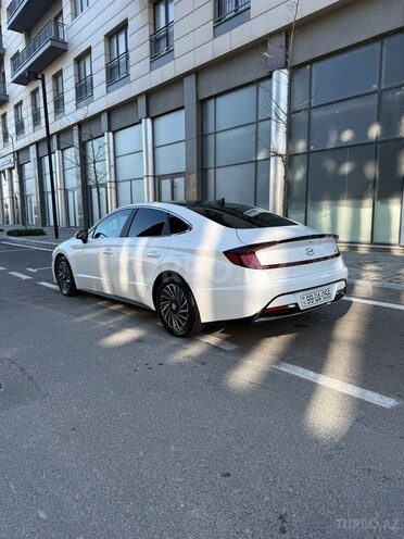 Hyundai Sonata-4