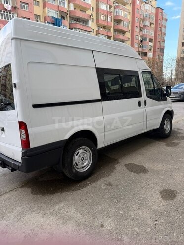 Ford Transit-3