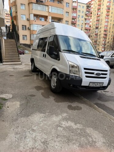 Ford Transit-4
