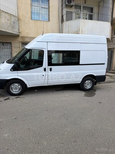 Ford Transit-16