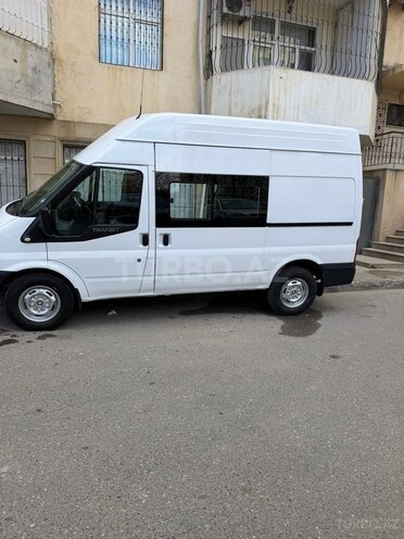 Ford Transit-17