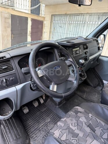 Ford Transit-18