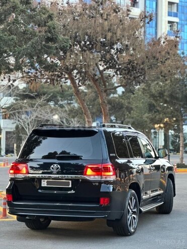 Toyota Land Cruiser-2
