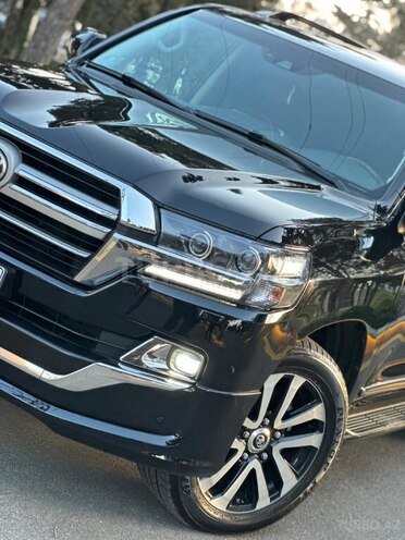Toyota Land Cruiser-7