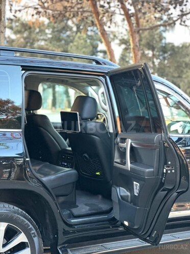 Toyota Land Cruiser-14