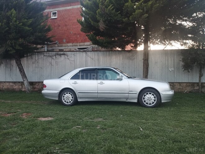 Mercedes E 270 2001, 445,063 km - 2.7 l - Masallı