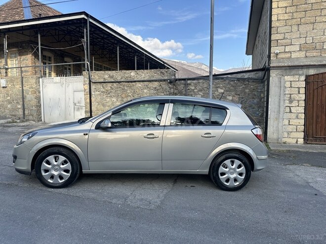 Opel Astra 2005, 229,000 km - 1.4 l - Şəki