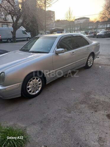 Mercedes E 240 2000, 394,000 km - 2.4 l - Bakı