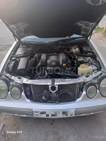 Mercedes E 240 2000, 394,000 km - 2.4 l - Bakı