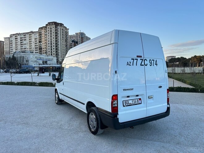 Ford Transit-7