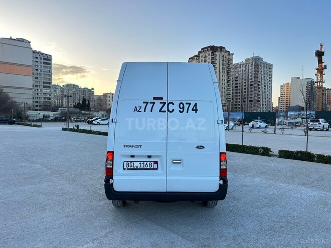 Ford Transit-8