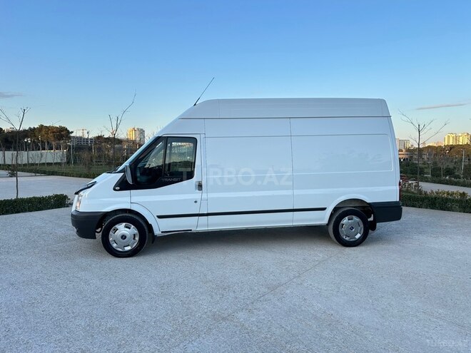 Ford Transit-4