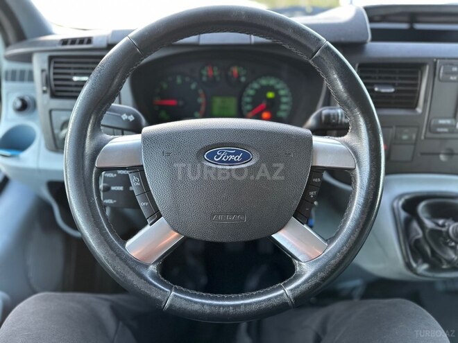 Ford Transit-20