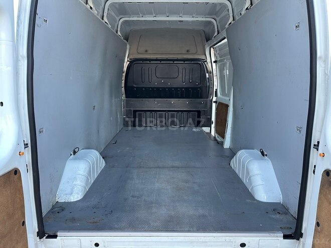 Ford Transit-10