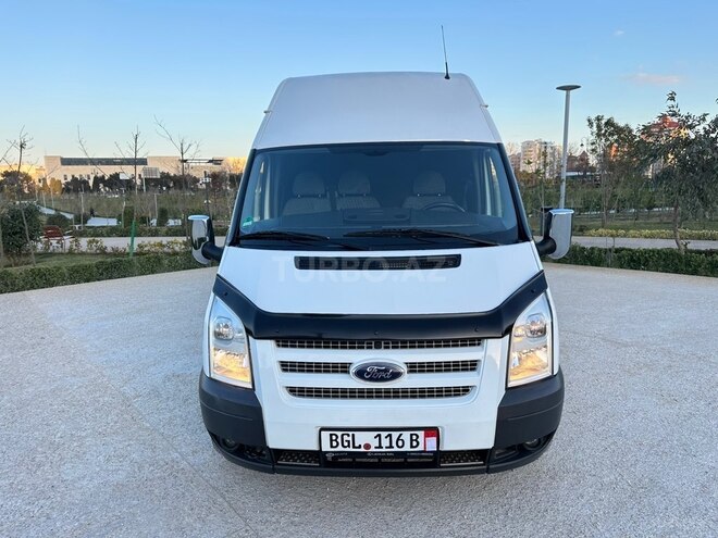 Ford Transit-3