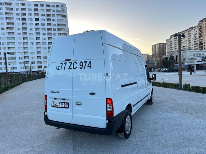 Ford Transit-11