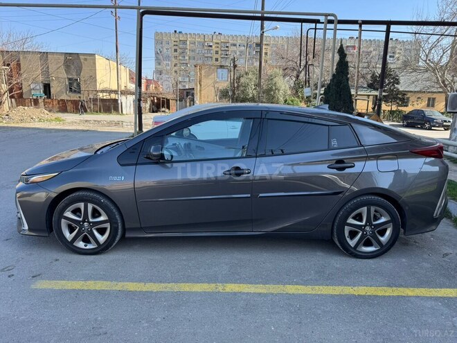 Toyota Prius Prime-3