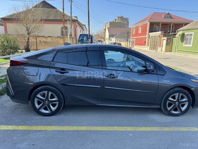 Toyota Prius Prime-2