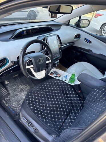 Toyota Prius Prime-10