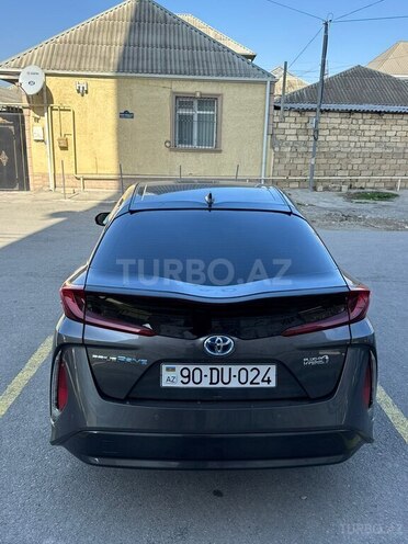 Toyota Prius Prime-8