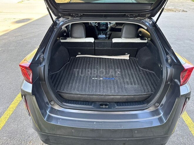 Toyota Prius Prime-12