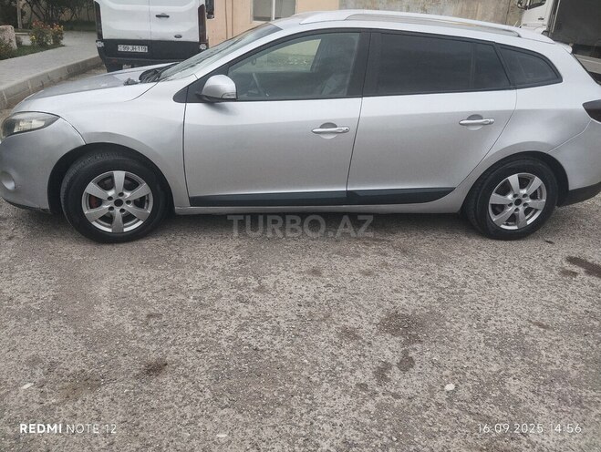 Renault Megane-6
