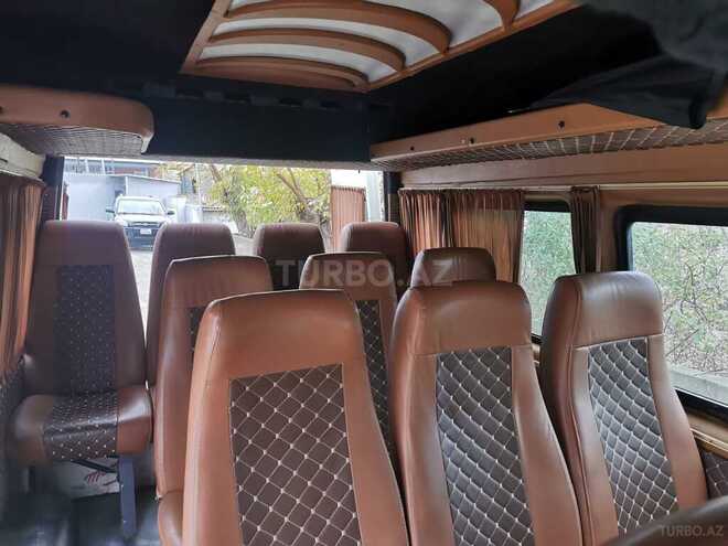 Ford Transit-10