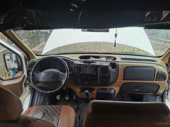 Ford Transit-7