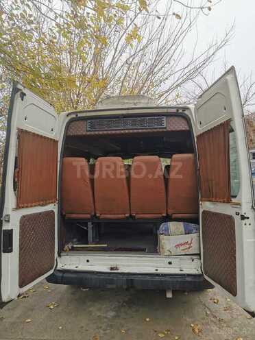 Ford Transit-13