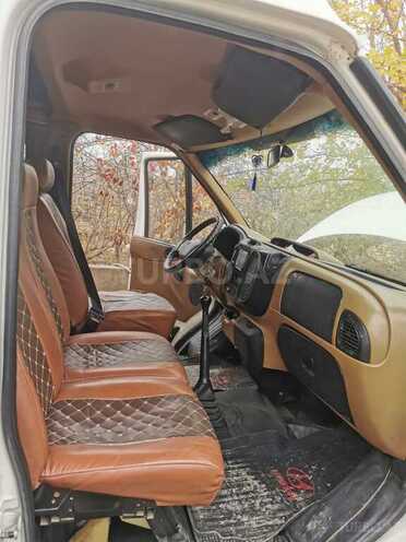 Ford Transit-8