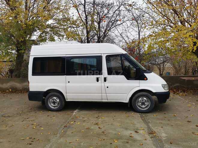 Ford Transit-4