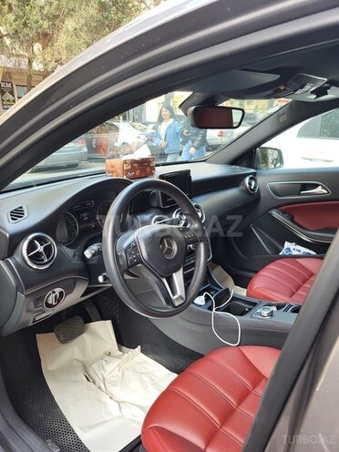 Mercedes A 200-3