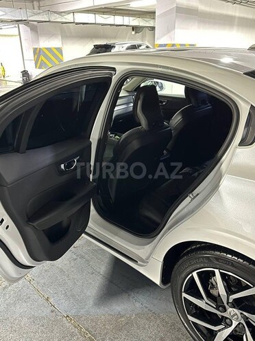 Volvo S60-6