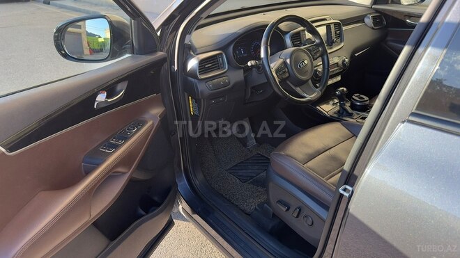 Kia Sorento-11